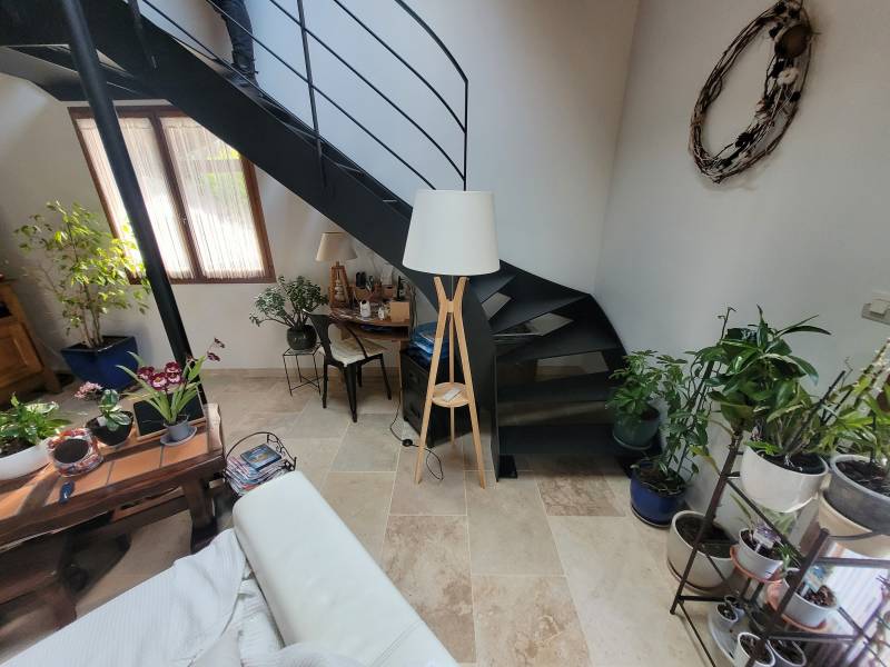 Pose escalier en acier quart-tournant sur mesure à Marcheprime